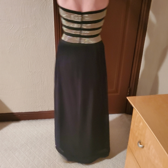 Formal Dress - Picture 3 of 4